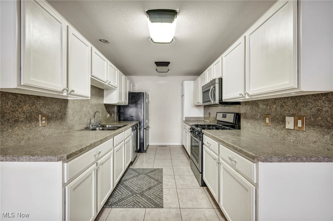 6857 Paradise Way