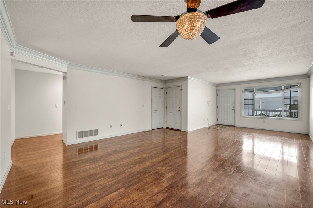 6857 Paradise Way