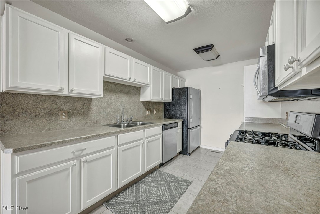 6857 Paradise Way