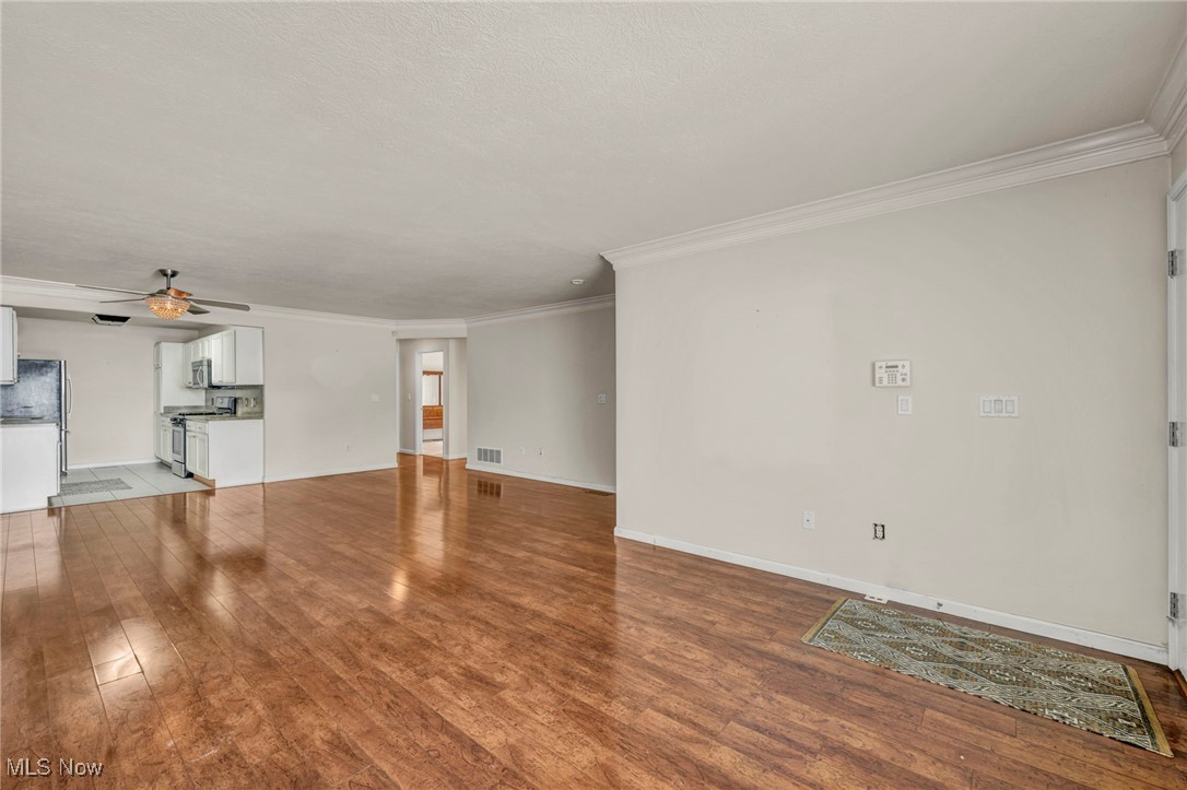 6857 Paradise Way
