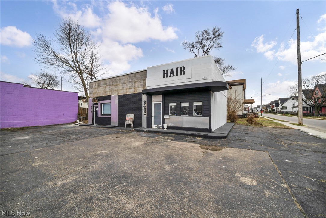 8400-8402 Cedar Avenue