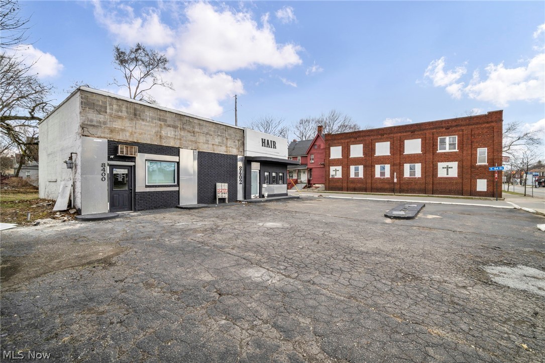 8400-8402 Cedar Avenue