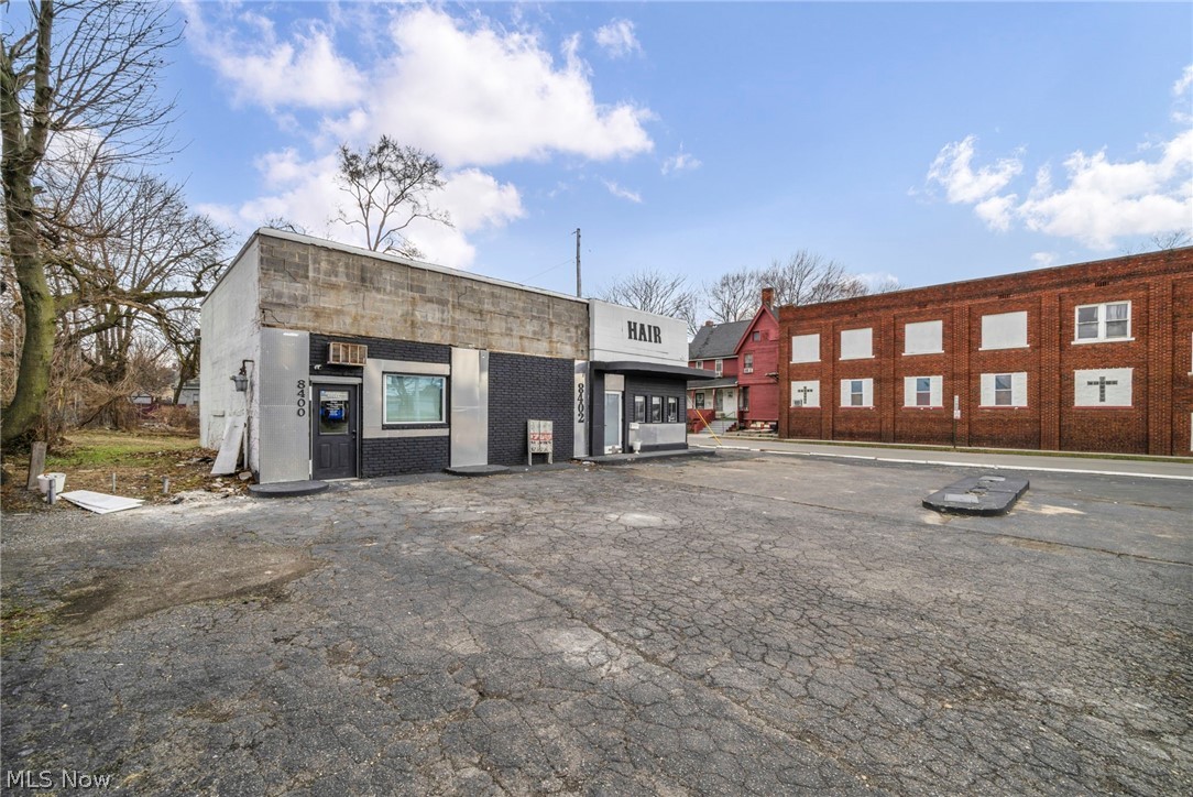 8400-8402 Cedar Avenue