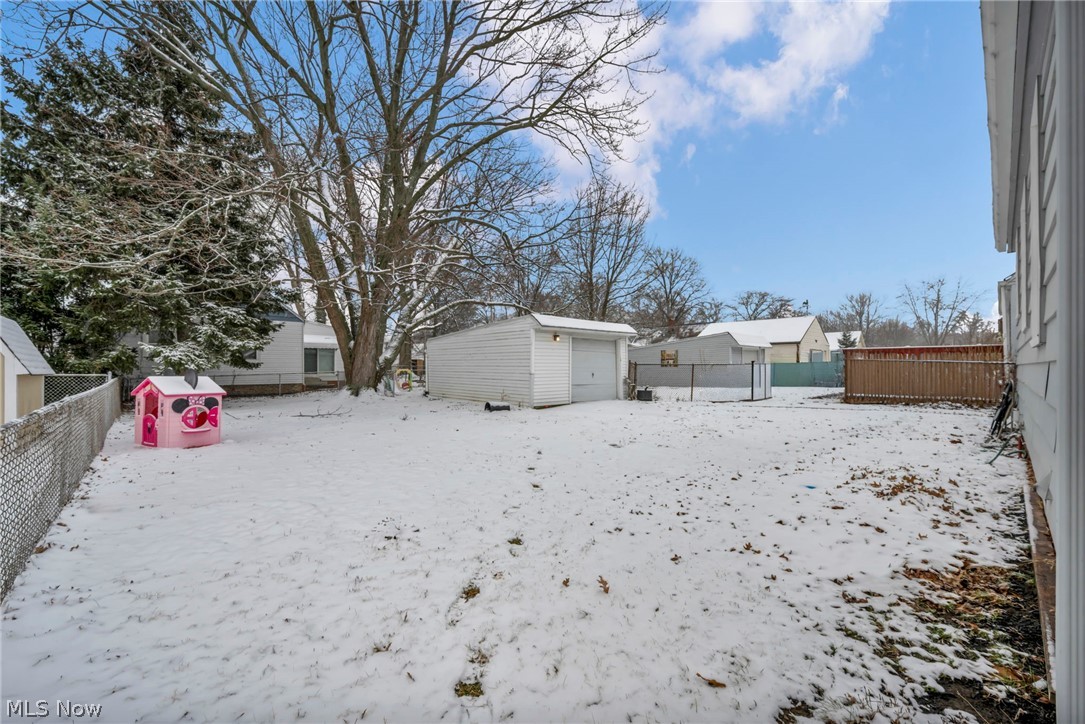 515 E 250th Street