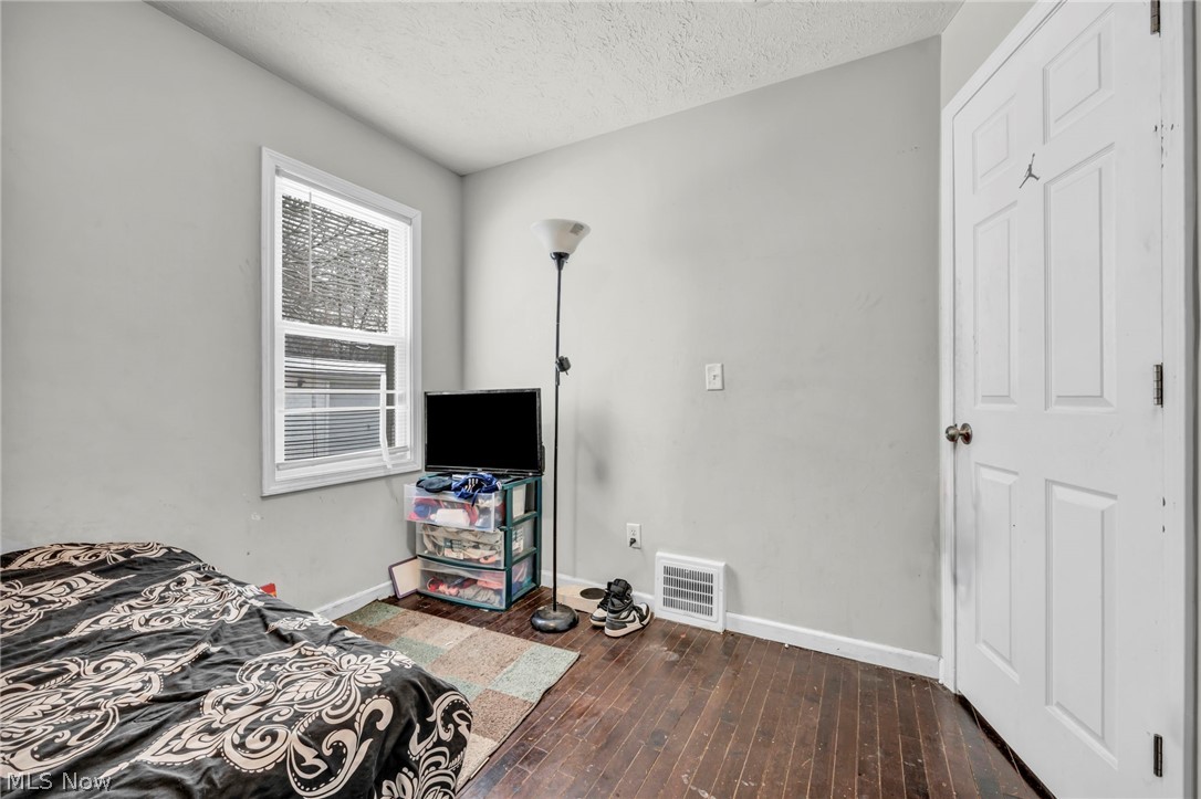 515 E 250th Street