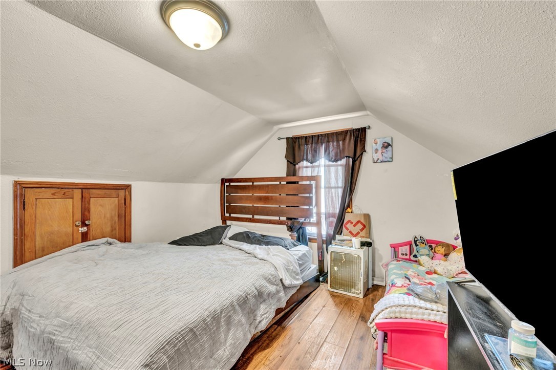 515 E 250th Street