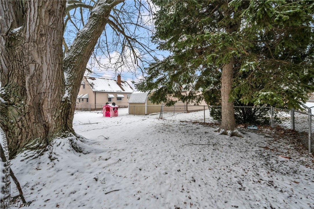 515 E 250th Street