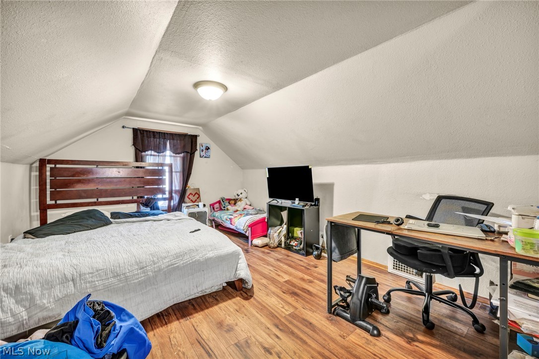 515 E 250th Street