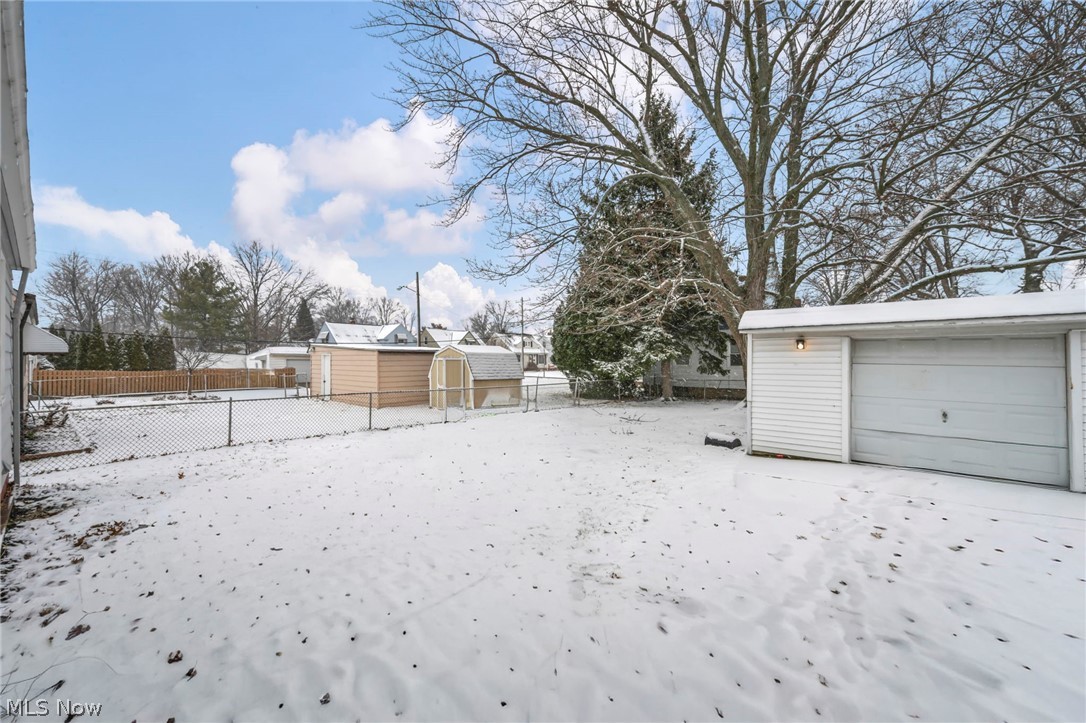 515 E 250th Street