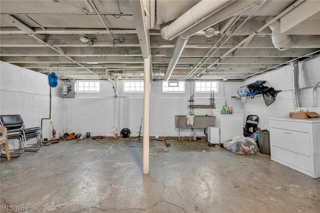 515 E 250th Street