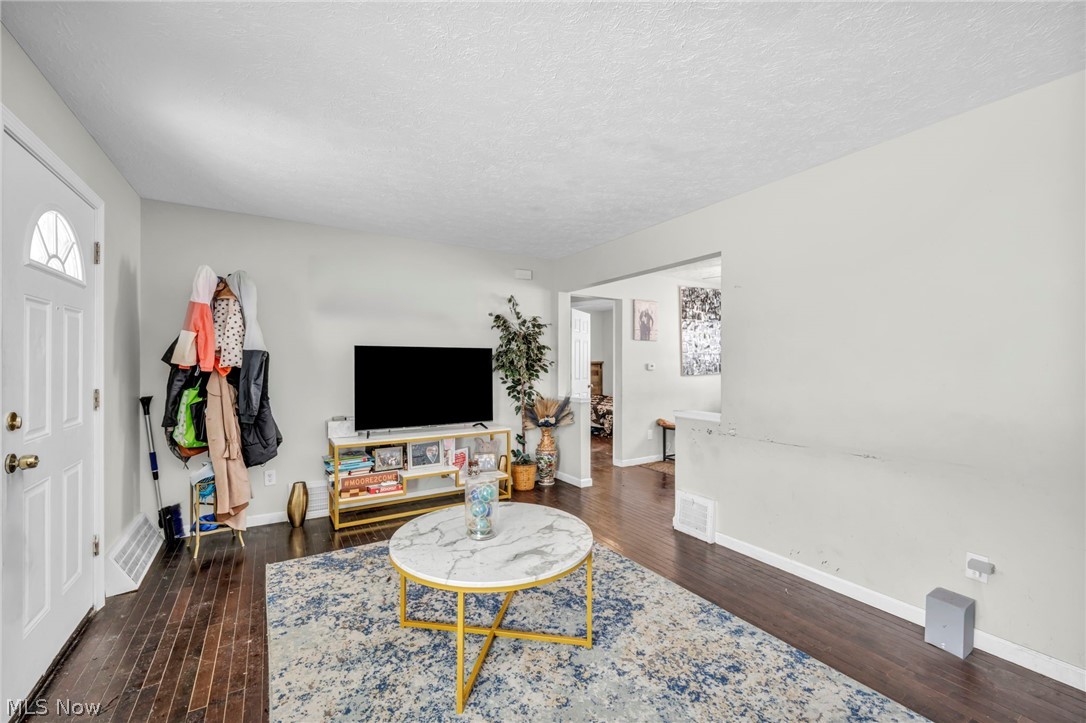 515 E 250th Street