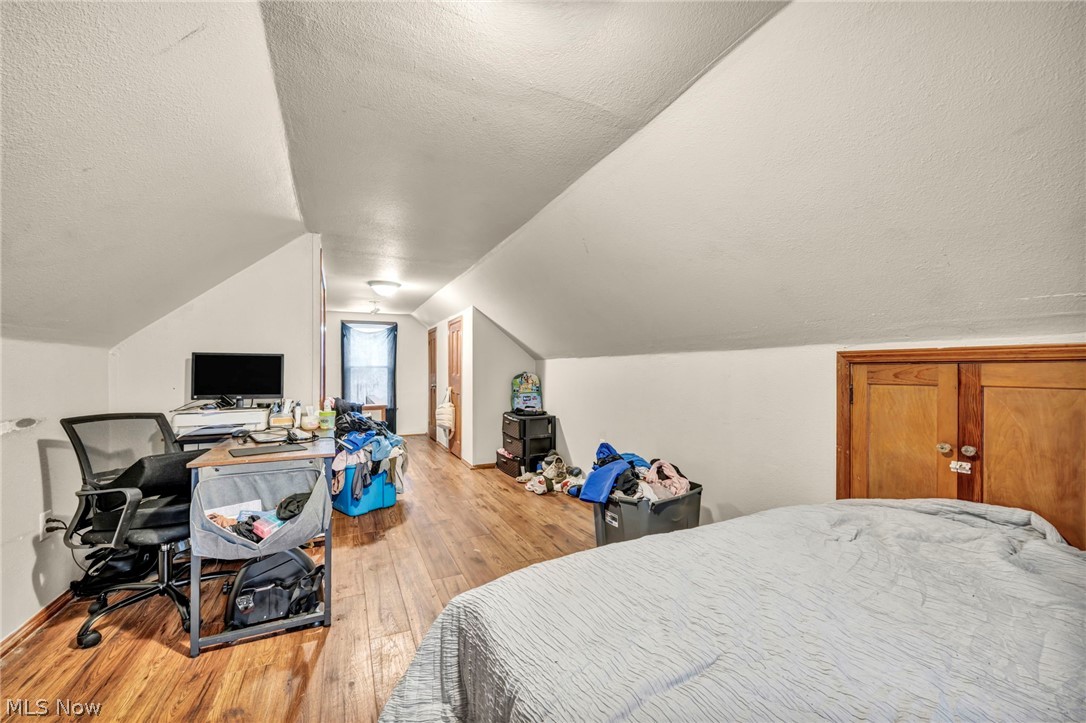 515 E 250th Street