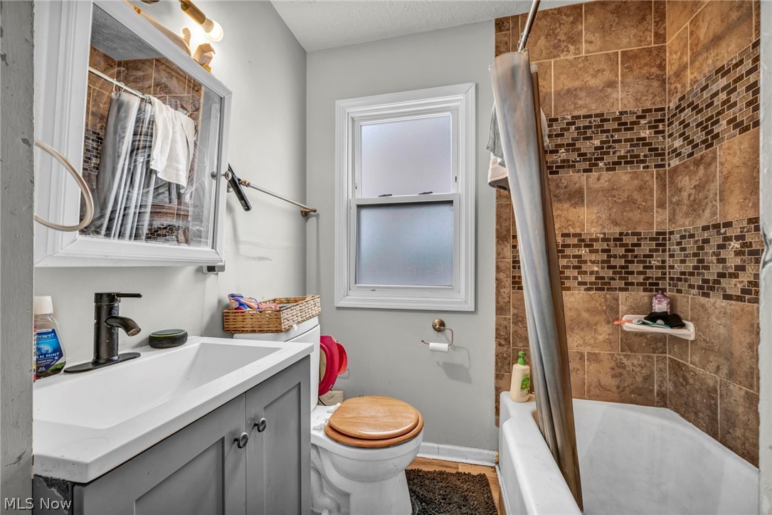 515 E 250th Street