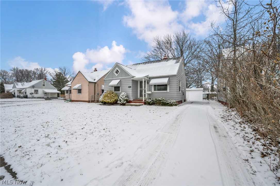 515 E 250th Street