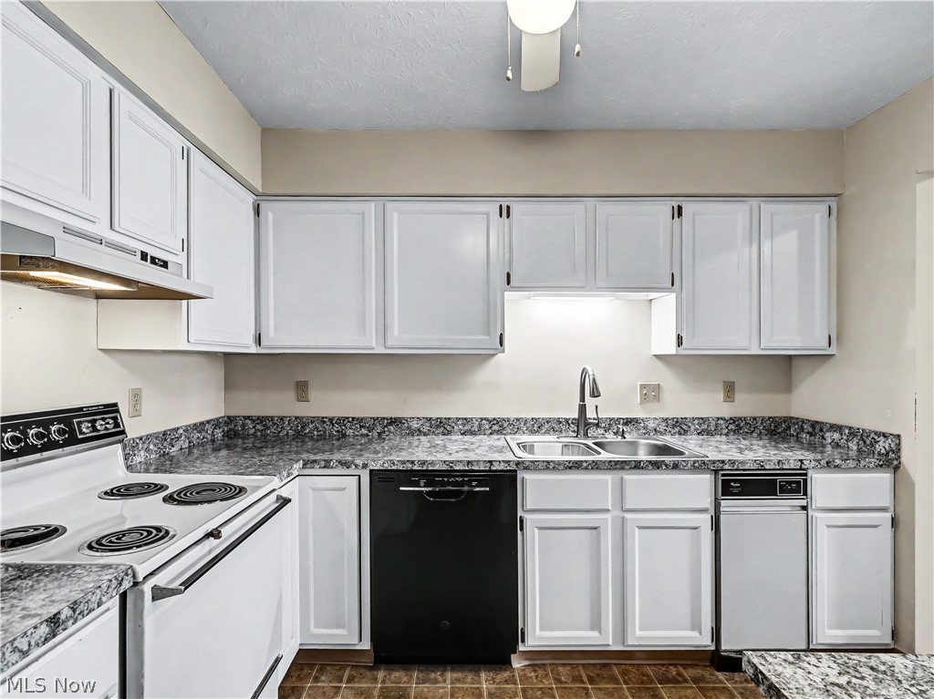 1207 W River Road N D3