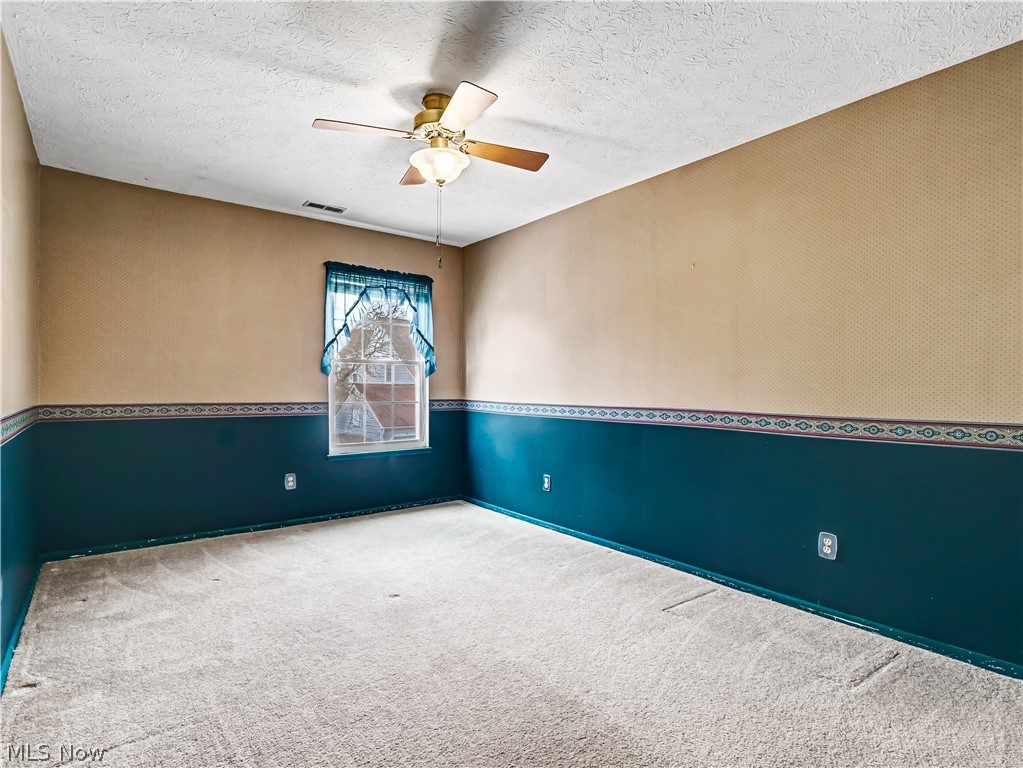 1207 W River Road N D3