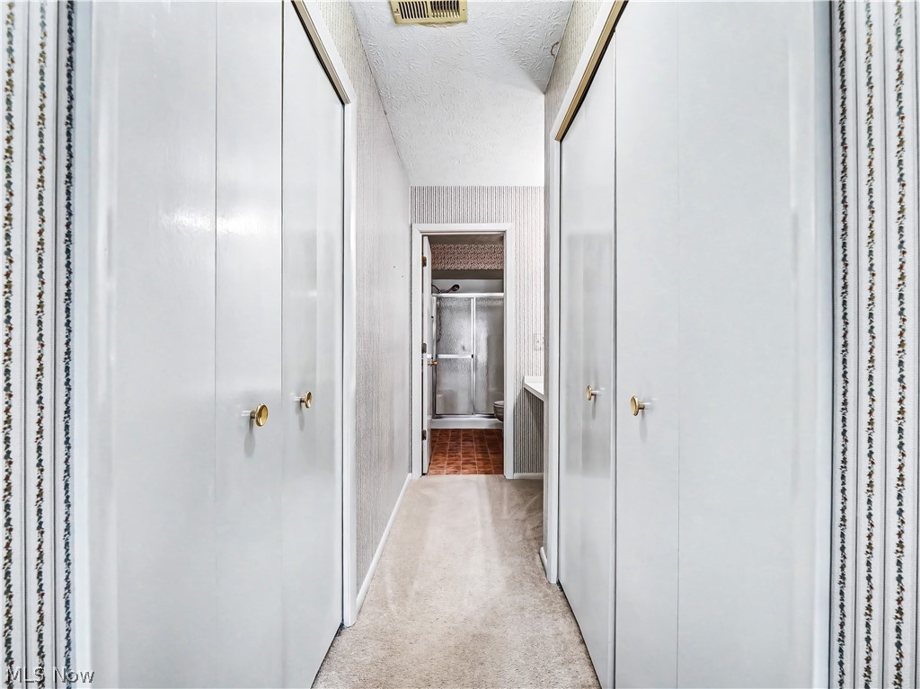 1207 W River Road N D3