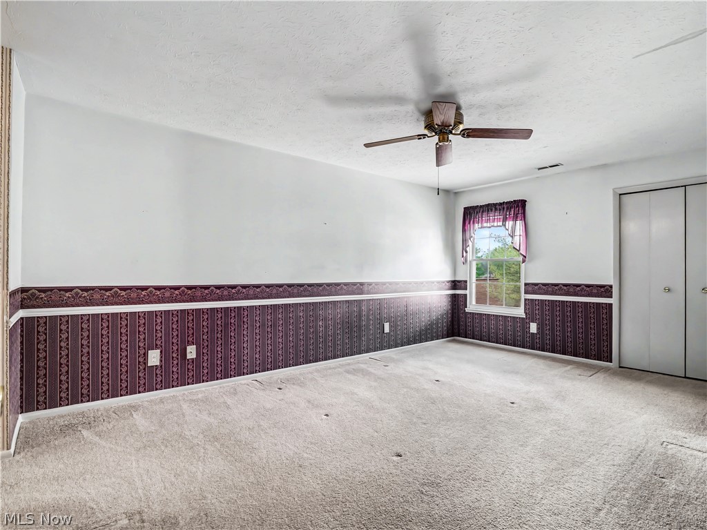 1207 W River Road N D3