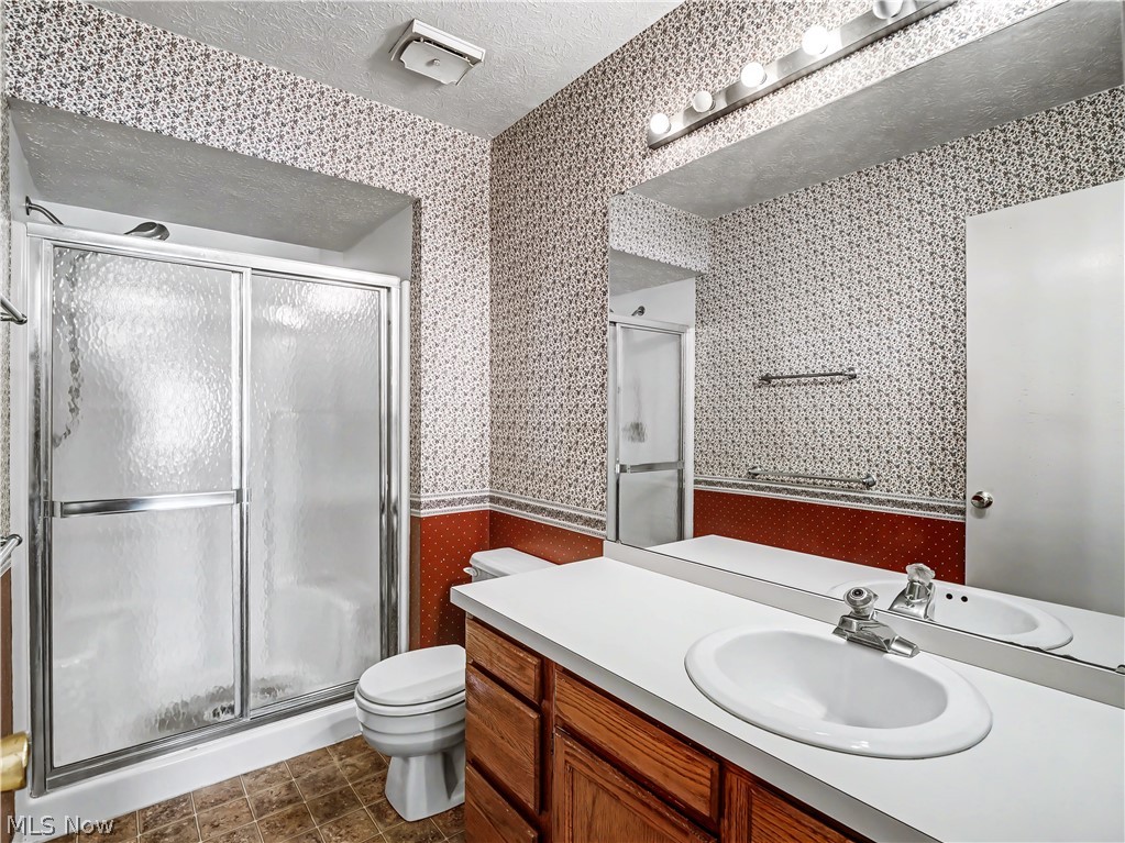 1207 W River Road N D3