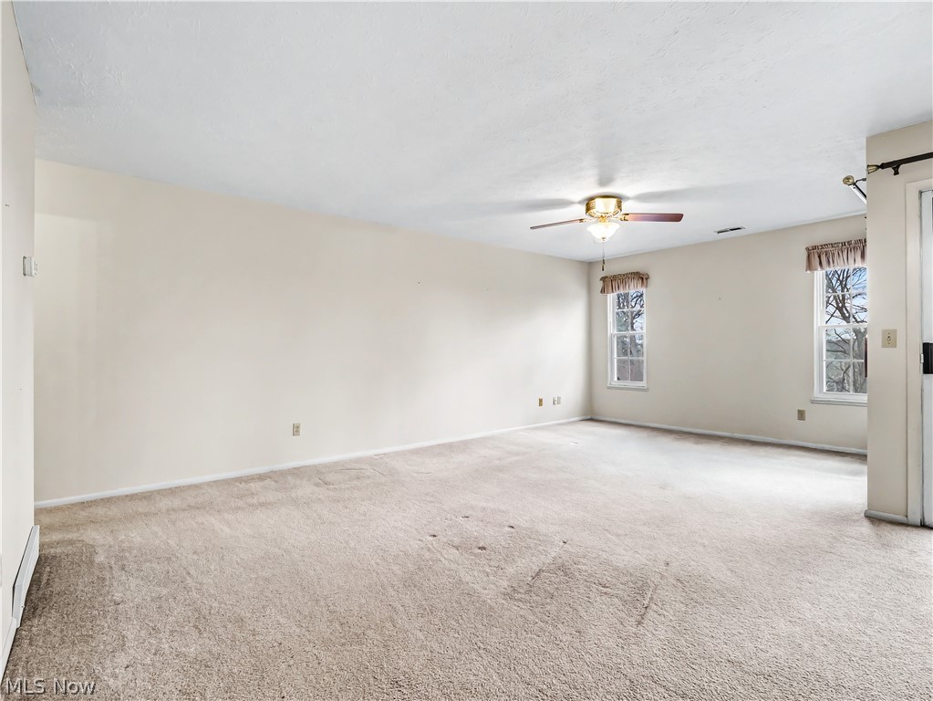 1207 W River Road N D3