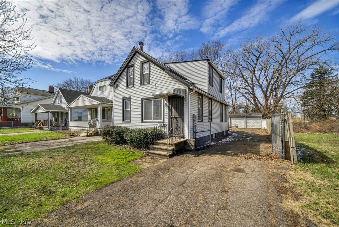 3606 E 54th Street