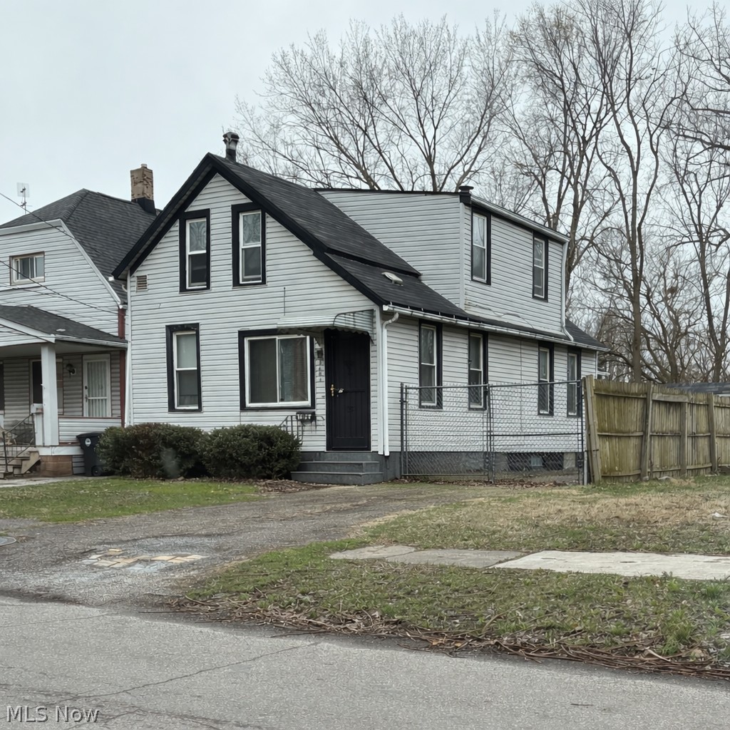 3606 E 54th Street