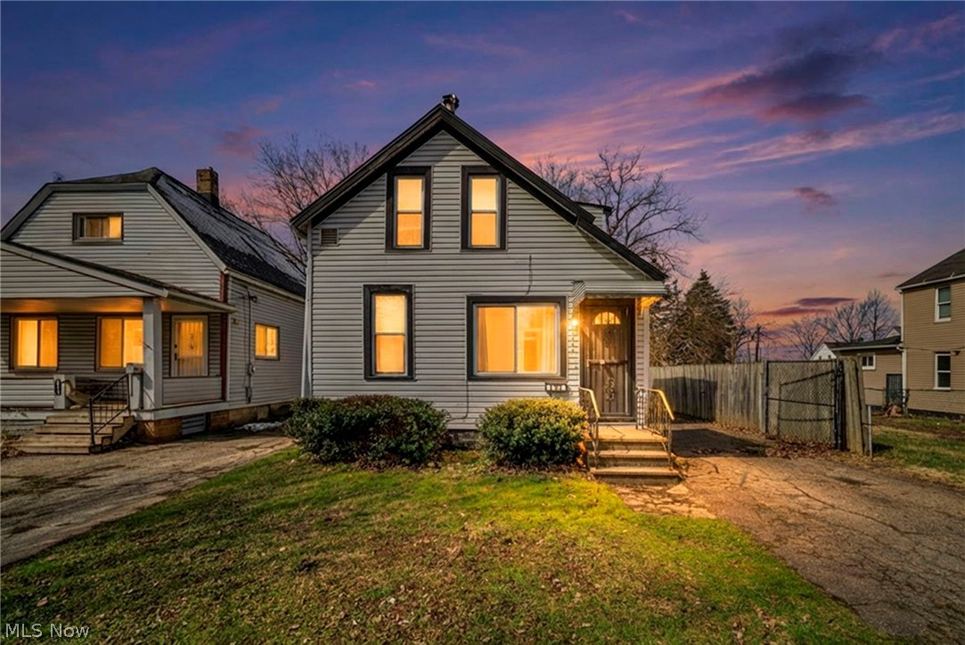 3606 E 54th Street
