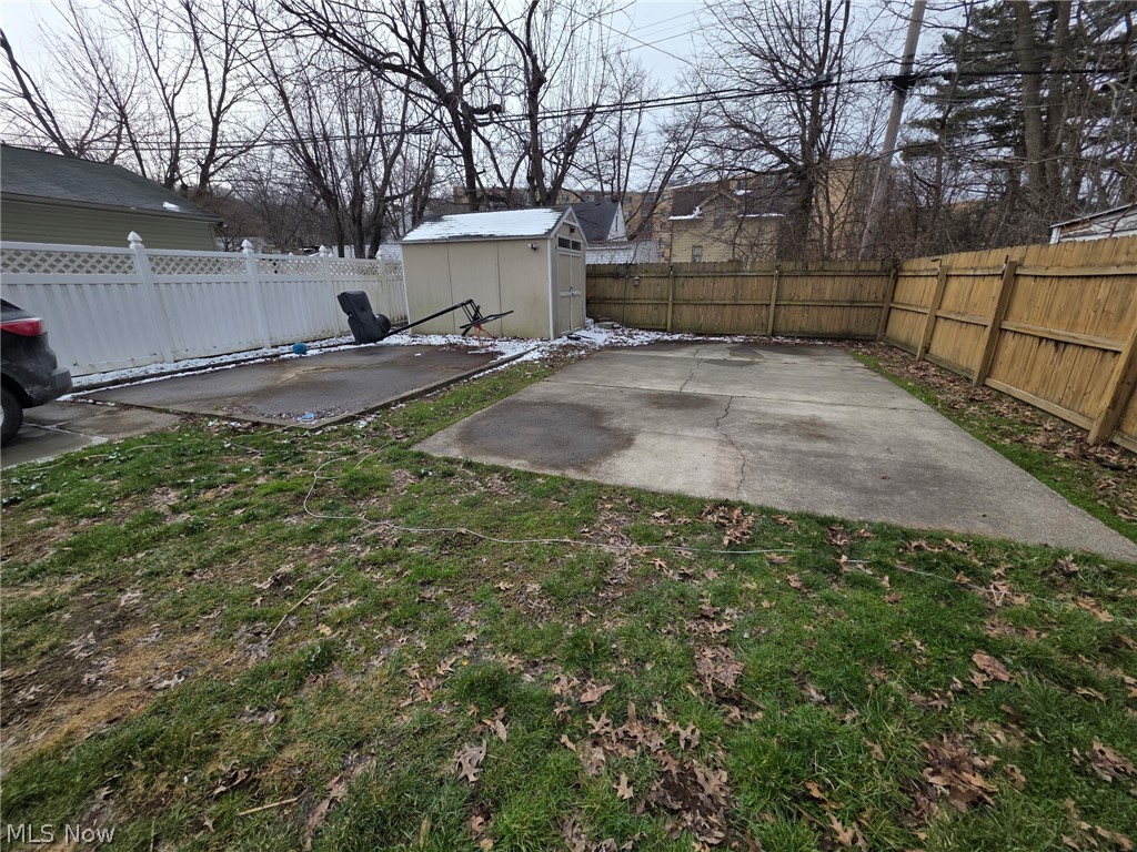 1566 E 195th Street
