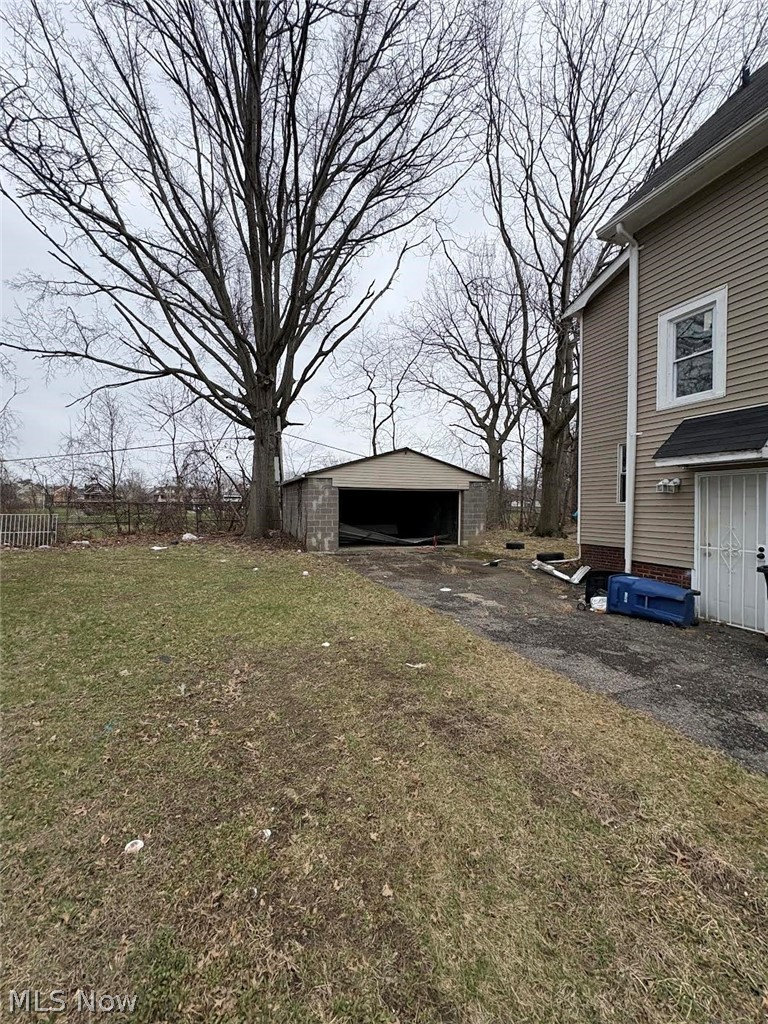 957 Parkway Road