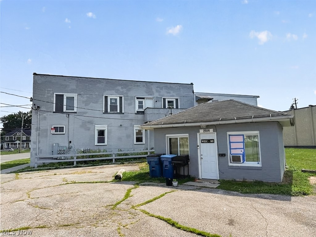 2914-2916 Seneca Avenue