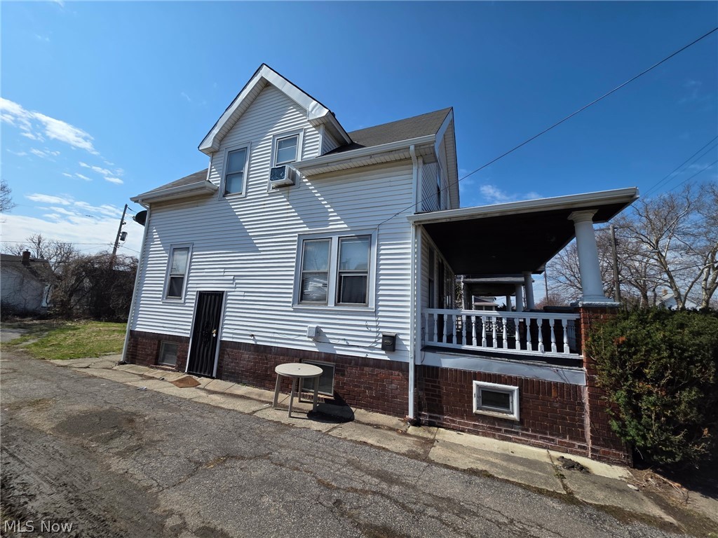19806 Shawnee Avenue