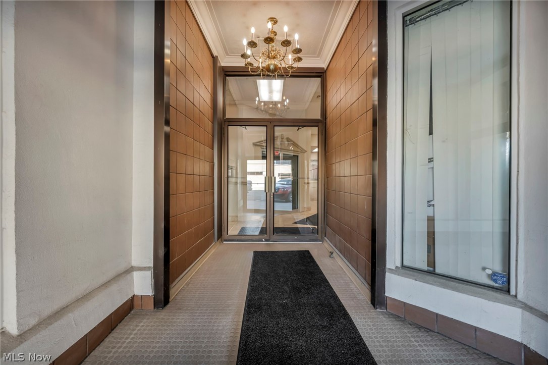 520 Broadway