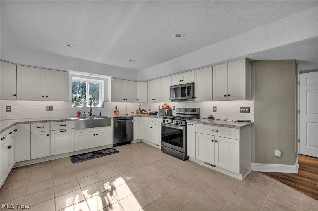 8689 Stearns Road