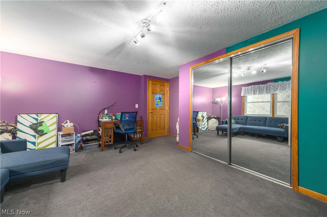 640 W Martin Avenue