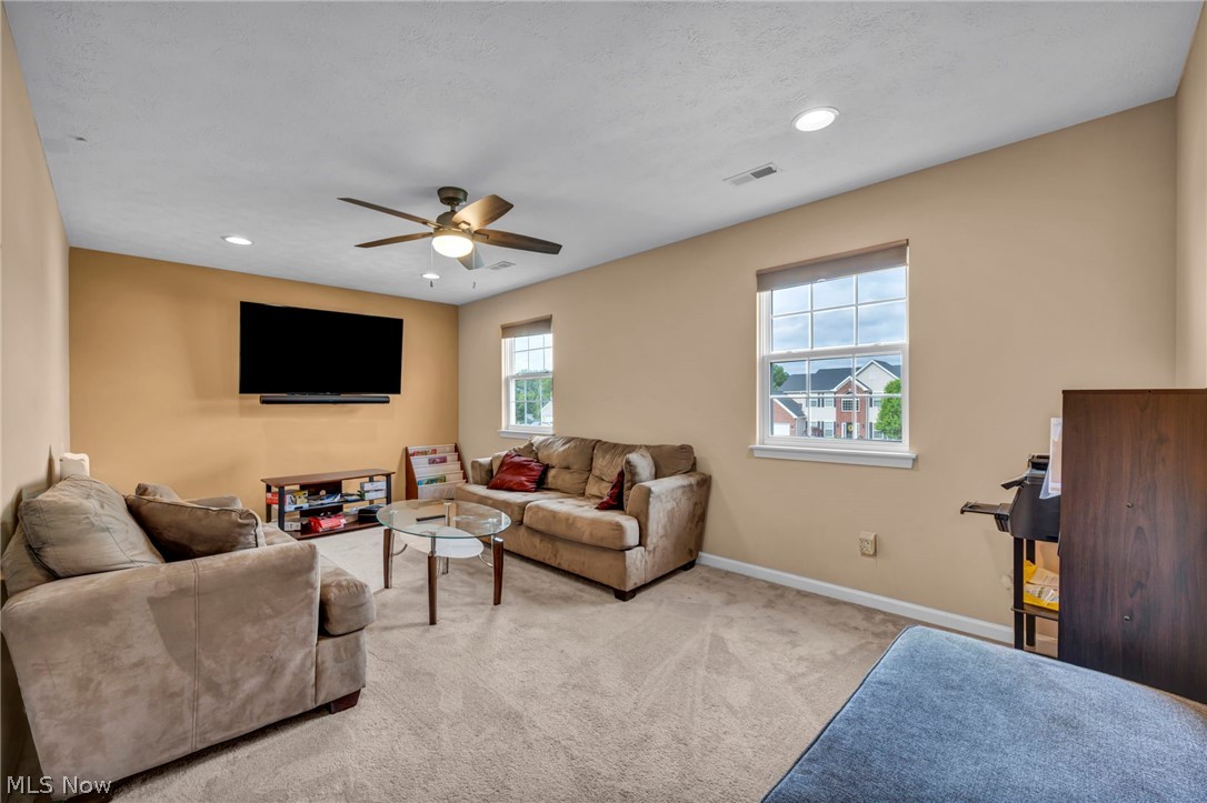 9087 Ichabod Drive