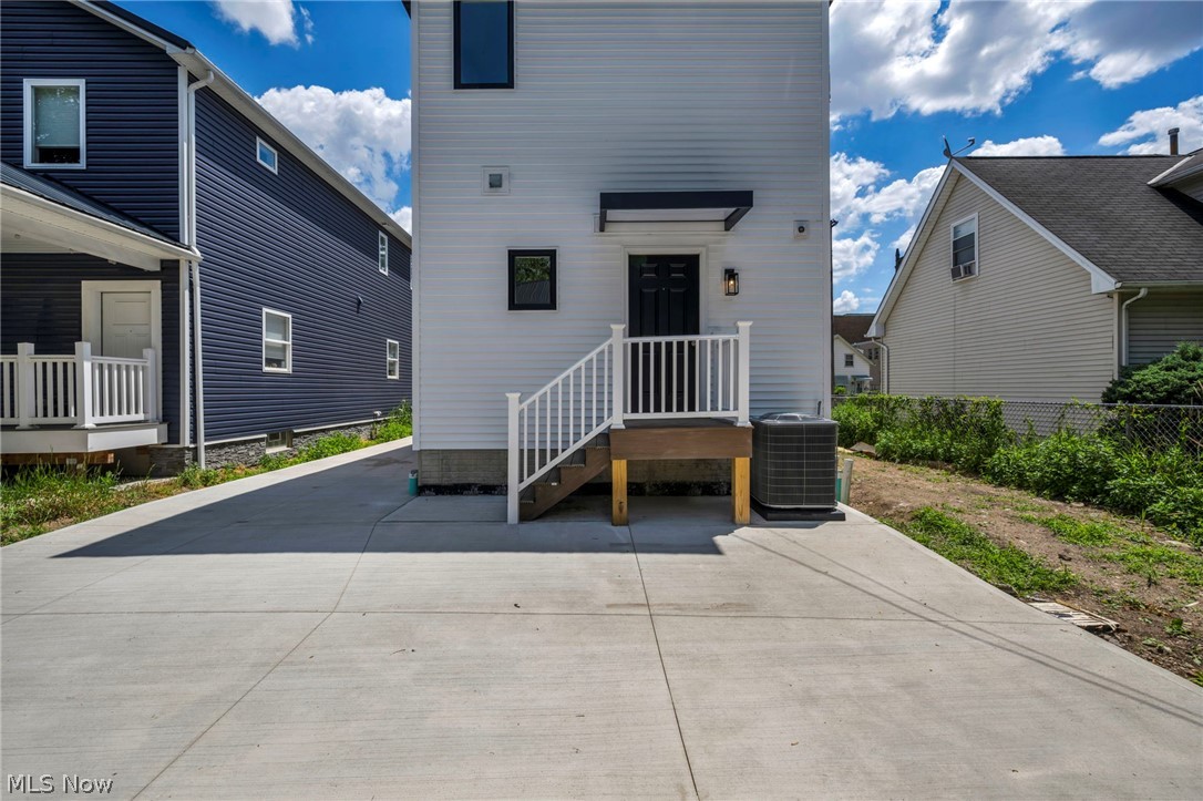 1872 W 57th Street