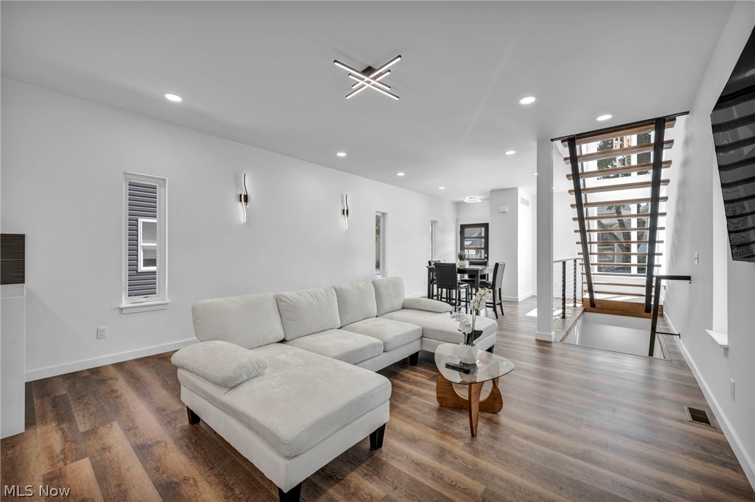 1872 W 57th Street