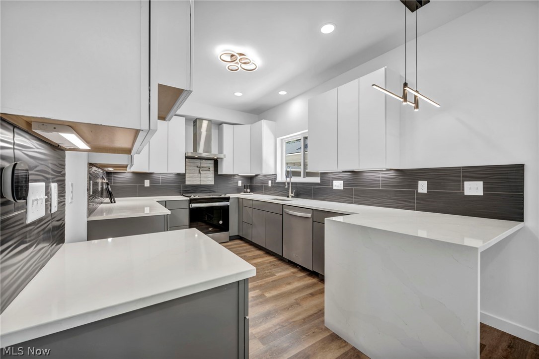 1872 W 57th Street
