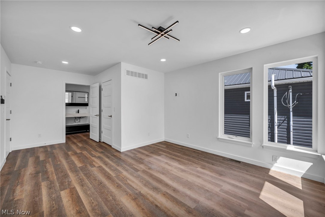 1872 W 57th Street