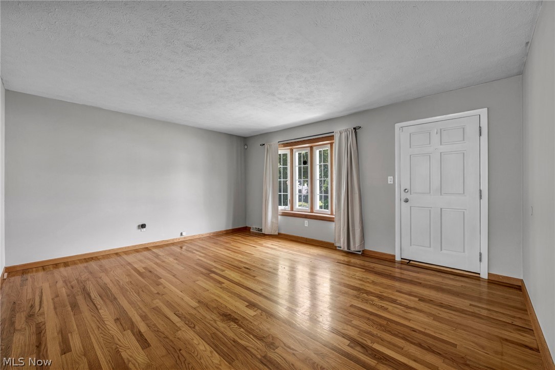4630 W 190th Street