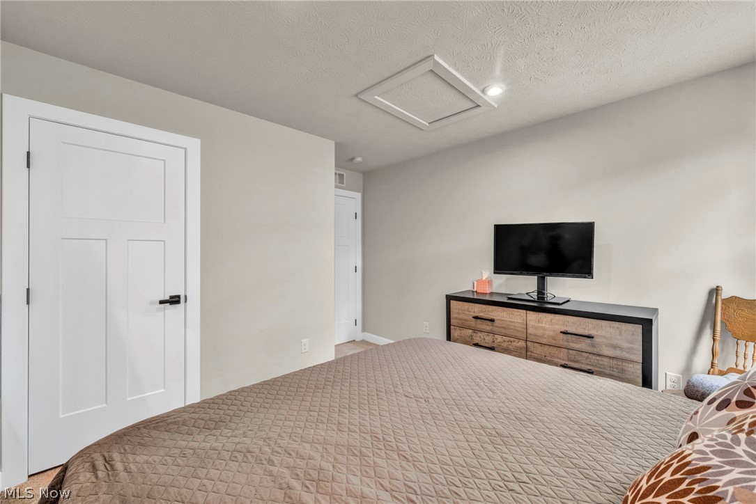 5394 Hawks Nest Circle
