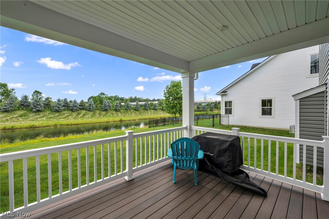 5394 Hawks Nest Circle