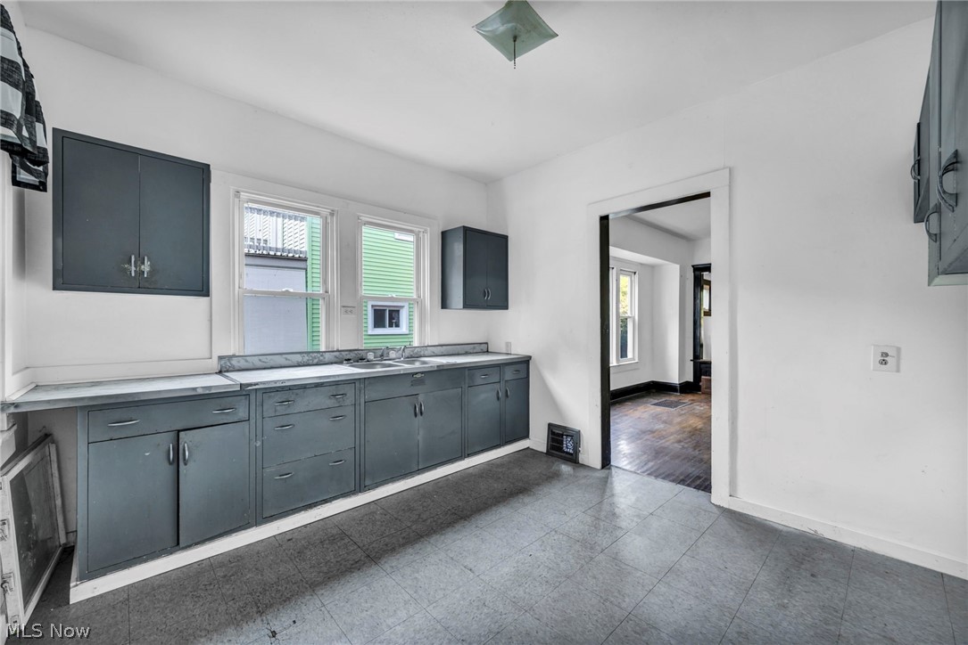 3847 W 38th Street