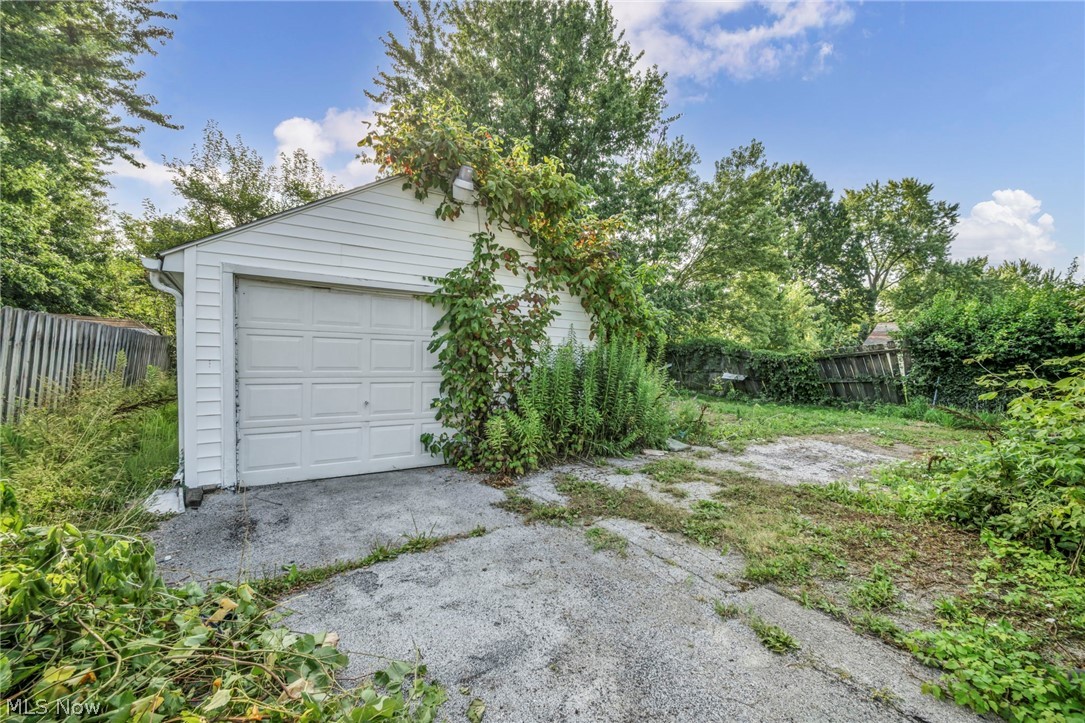 1513 Maple Drive