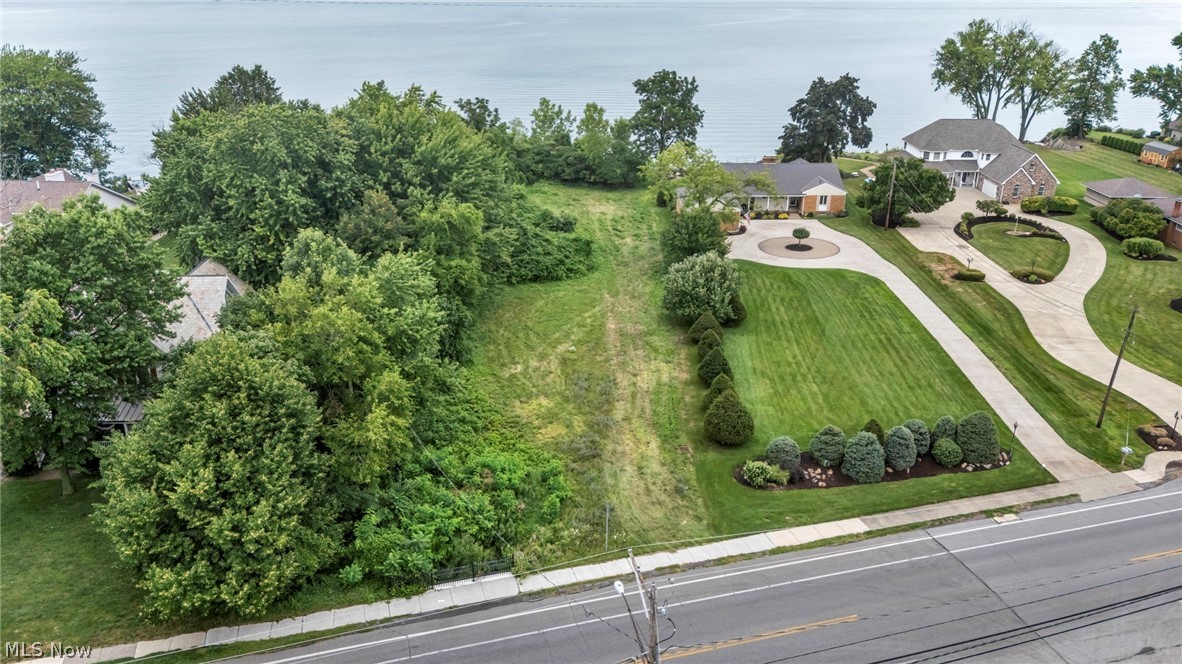E Lake Road