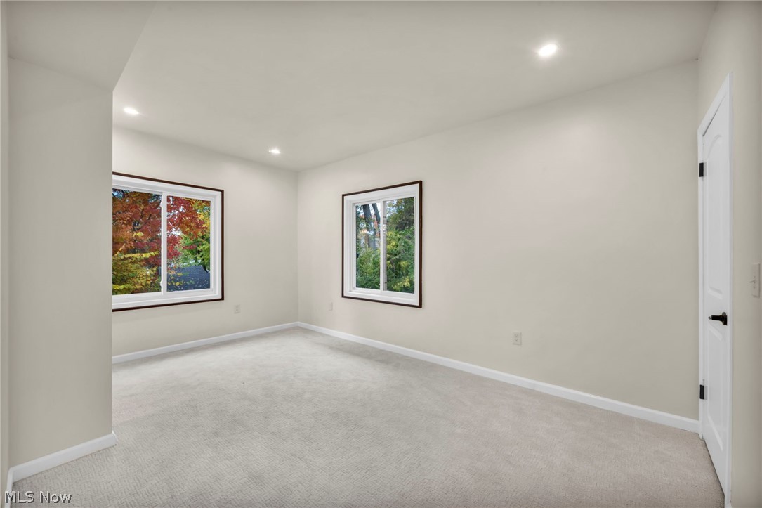1555 W Market Street