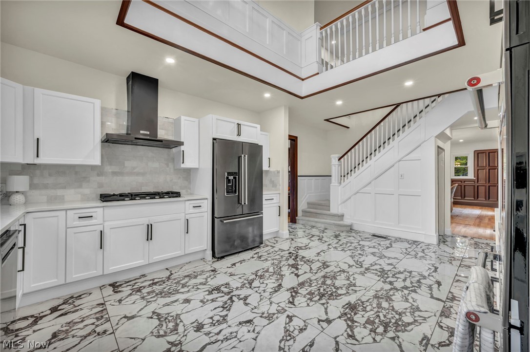 1555 W Market Street