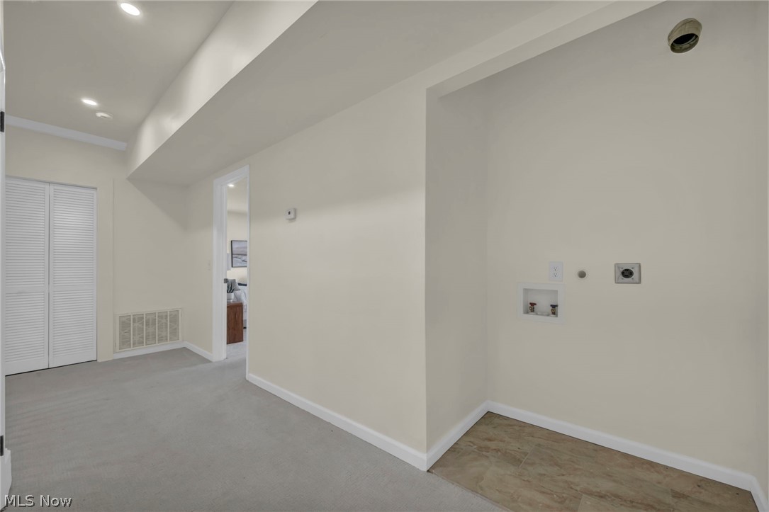 1555 W Market Street