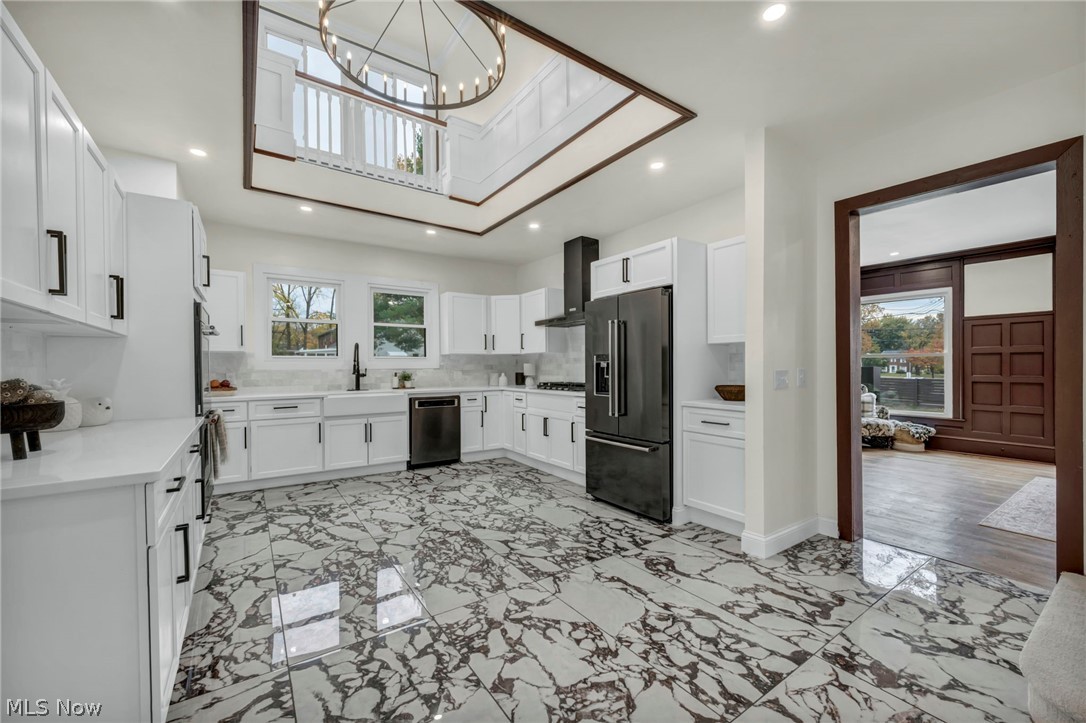 1555 W Market Street