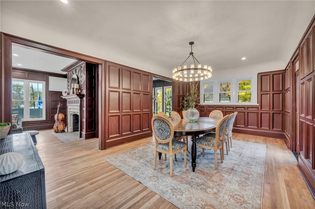 1555 W Market Street